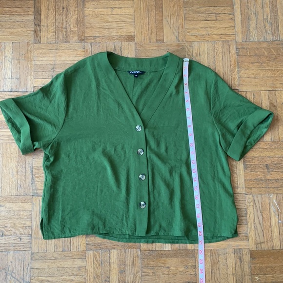 Green Button Up Top - Picture 5 of 5